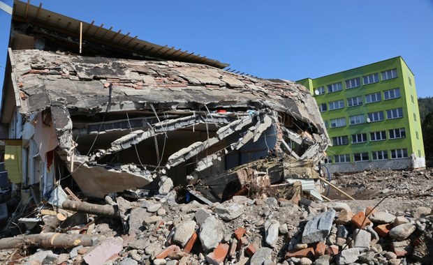 "Pomaganie Buduje. 48h". Wsparcie dla dzieci z miejscowości zniszczonej przez powódź