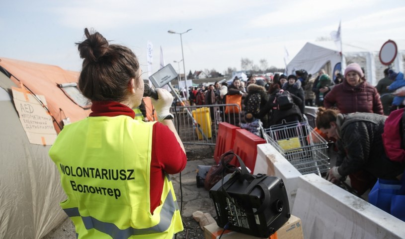 Pomaganie wywołuje pozytywne emocje /k_kapica_afk/Polska Press /East News