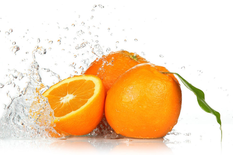 Pomarańcze mają działanie bakteriobójcze. Poza tym poprawiają trawienie i walczą z zaparciami /123RF/PICSEL