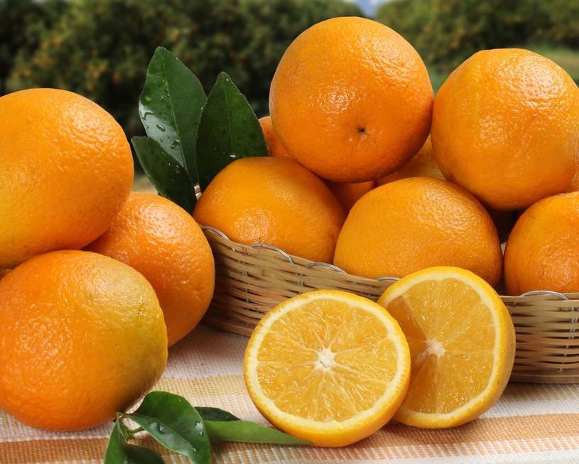 Pomarańcze trzeba jeść jak najczęściej! Nerki będą pracowały na medal! /123RF/PICSEL