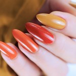 Pomarańczowe paznokcie na wiosnę. Poczuj się wyjątkowo