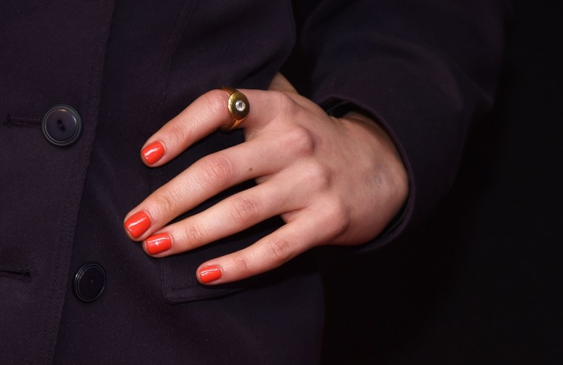 Pomarańczowe paznokcie to hit tego lata /Amanda Edwards /Getty Images