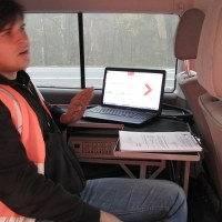 Dwa samochody wyposażone w laserowe mierniki ruszyły zbadać trasę S8