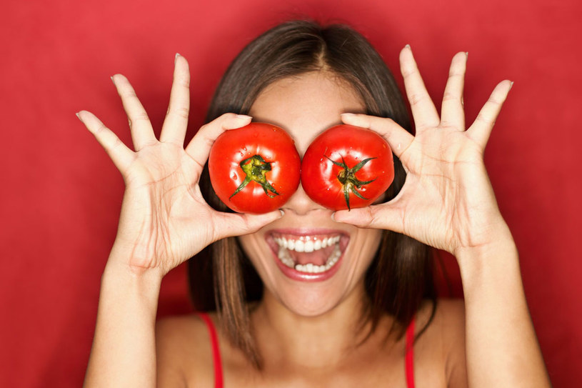Pomidorowa maseczka pomoże cerze skłonnej do wyprysków /123RF/PICSEL