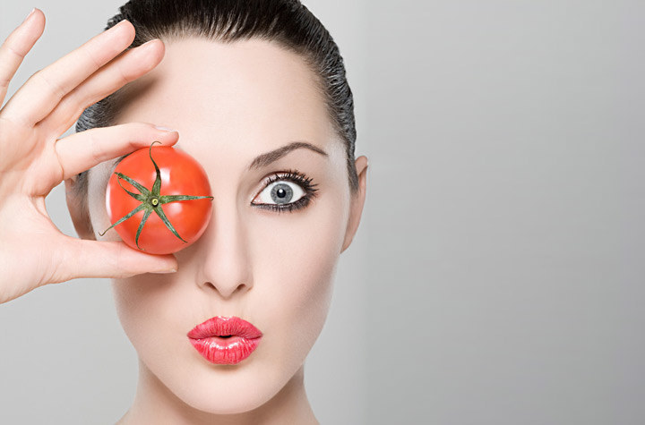 pomidory na twarz /© Photogenica
