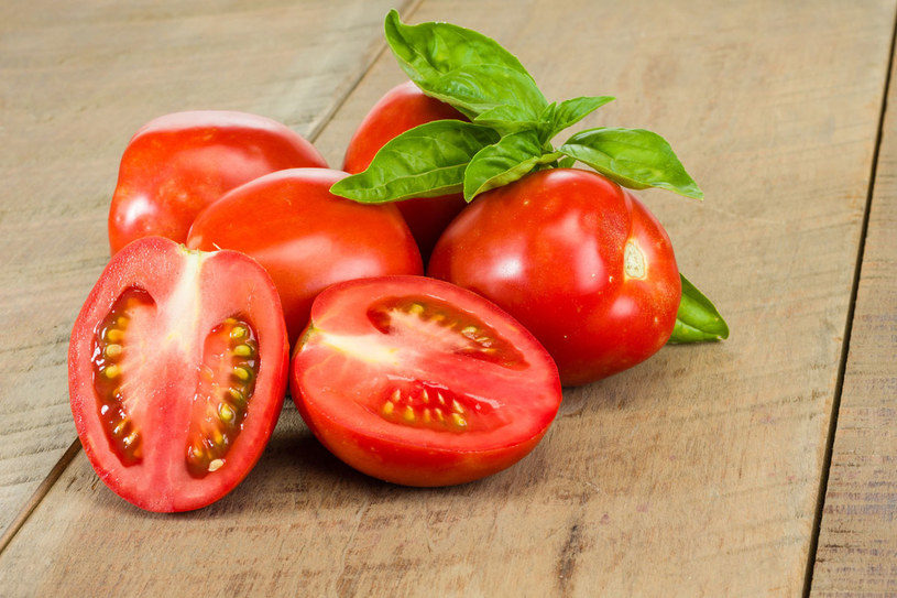 Pomidory nie zawierają dużo kalorii /123RF/PICSEL