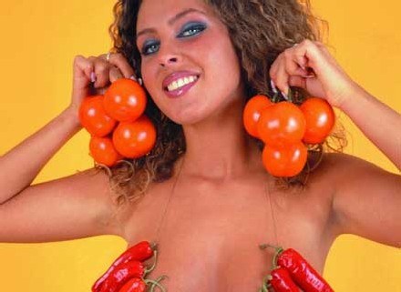 Pomidory w takiej formie, na pewno pomogą panom, fot. Borys Czonkow /MWMedia