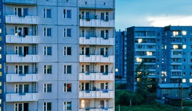 Pomiędzy trzepakiem a szlabanem. Jak zmieniły się nasze podwórka