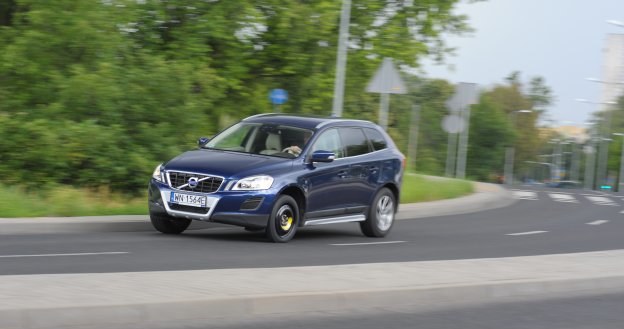 Pomimo nietypowego wyglądu, koło dojazdowe wcale nie zagraża bezpieczeństwu jazdy. /Motor