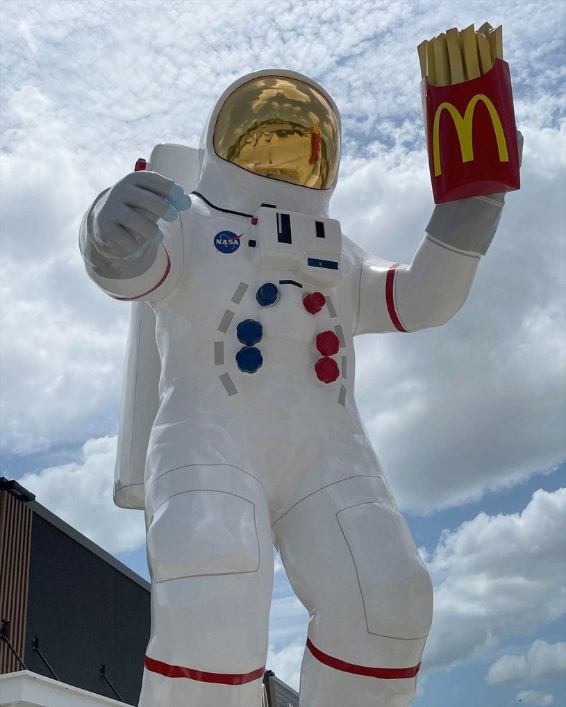 Pomnik Astronauty przed restauracją McDonald`s w Houston to jedna z największych atrakcji turystycznych miasta / zdjęcie: Miasto Nassau Bay /domena publiczna