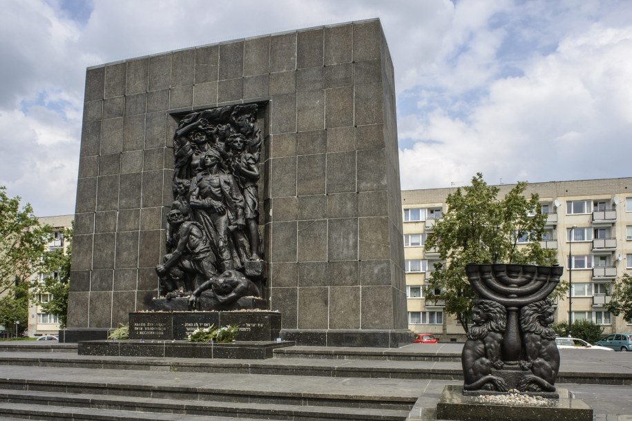 Pomnik Bohaterów Getta w Warszawie /Wojciech Pacewicz /PAP