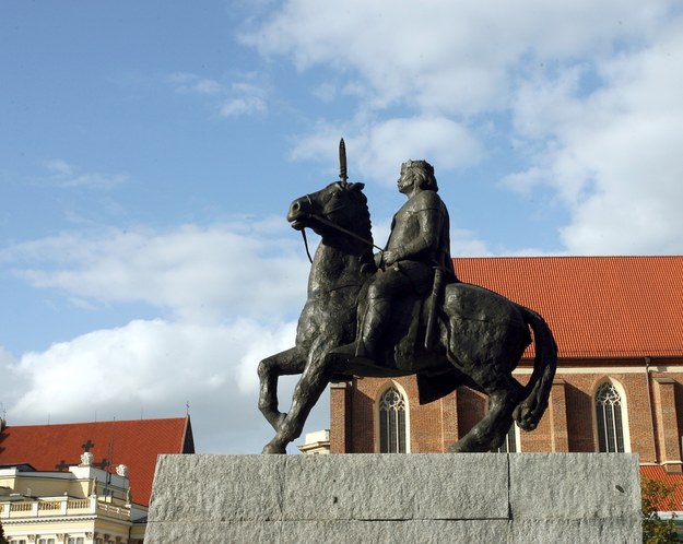 Pomnik Bolesława Chrobrego na koniu /Adam Hawałej /PAP