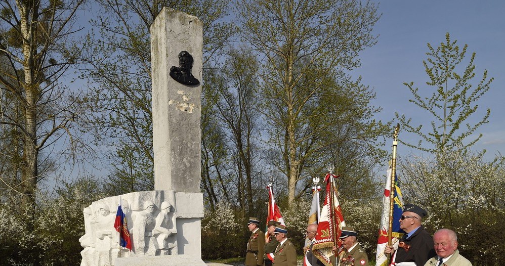 Pomnik generała Iwana Czerniachowskiego /Piotr Płaczkowski /Reporter