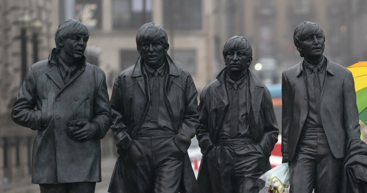 Pomnik grupy "The Beatles" jest jedną z największych atrakcji Liverpoolu /AP/Associated Press/ /East News