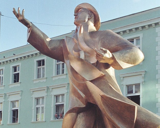 Pomnik Jana Kiepury w Sosnowcu /Roman Koszowski    /PAP