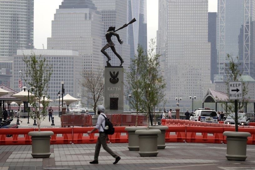 Pomnik Katyński w Jersey City /Associated Press /East News