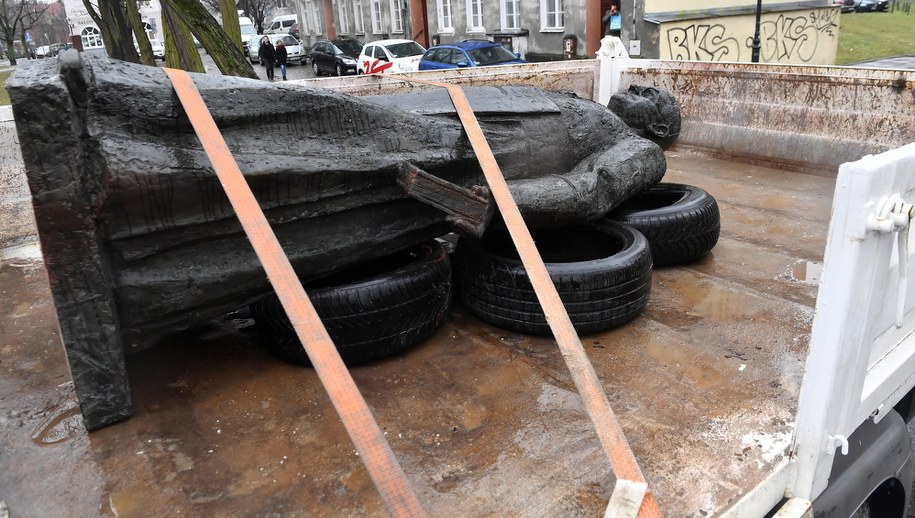 Pomnik ks. Henryka Jankowskiego /Marcin Gadomski /PAP