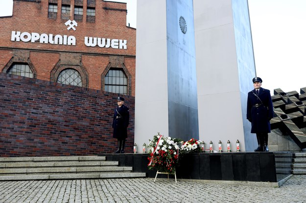 Pomnik ku czci górników kopalni "Wujek" poległych 16 grudnia 1981 r. /Tomasz Wiktor /PAP