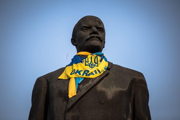 Pomnik Lenina w ukraińskim Kramatorsku /PAP/EPA/ROMAN PILIPEY /PAP/EPA