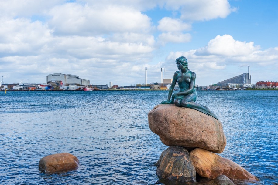 Pomnik Małej Syrenki w Kopenhadze /Shutterstock