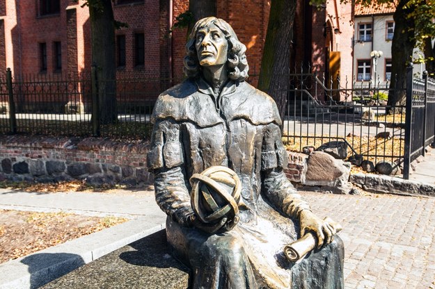 Pomnik Mikołaja Kopernika w Olsztynie /Shutterstock