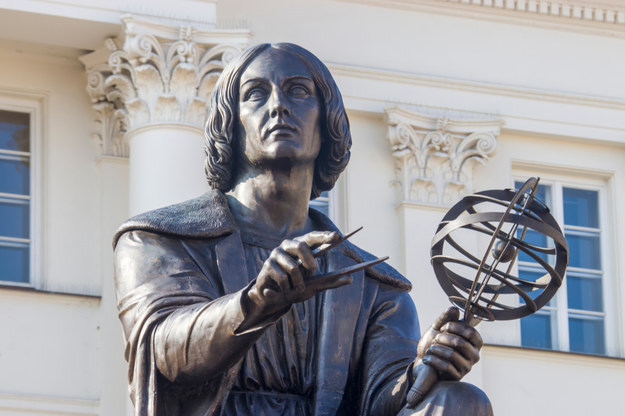 Pomnik Mikołaja Kopernika w Warszawie /Shutterstock