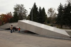 Pomnik ofiar tragedii smoleńskiej niemal gotowy
