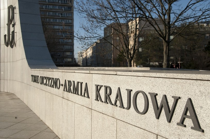 Pomnik Polskiego Państwa Podziemnego i Armii Krajowej w Warszawie /Wojciech Stróżyk /Reporter