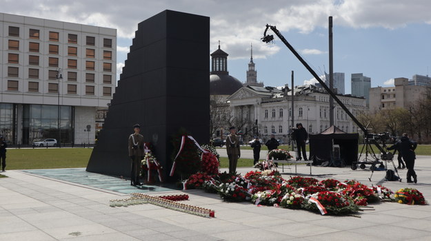 Pomnik upamiętniający ofiary katastrofy smoleńskiej /Piotr Szydłowski /RMF FM