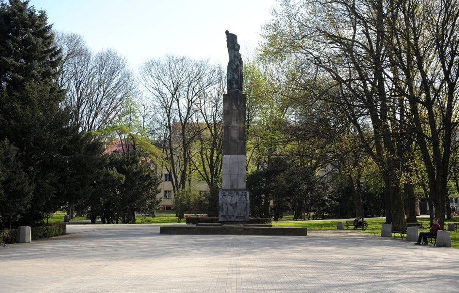 Pomnik Wdzięczności Armii Czerwonej na placu Ofiar Getta w Rzeszowie /Darek Delmanowicz /PAP