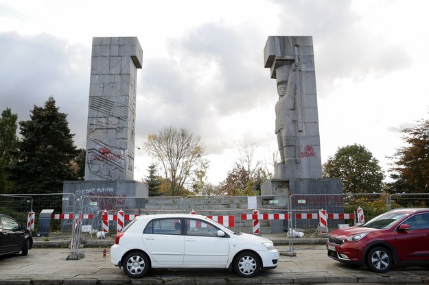 Pomnik Wyzwolenia Ziemi Warmińskiej i Mazurskiej w Olsztynie / 	Tomasz Waszczuk    /PAP