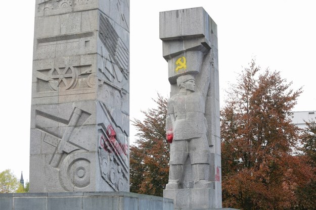Pomnik Wyzwolenia Ziemi Warmińskiej i Mazurskiej w Olsztynie - październik 2022 r.