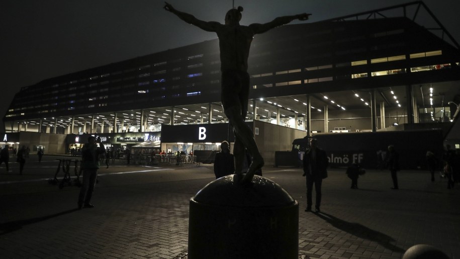 Pomnik Zlatana Ibrahimovica /Andreas Hillergren /PAP/EPA