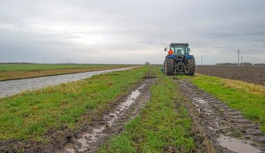 Pomoc dla rolników, nawet 3000 zł do hektara. Kto będzie mógł skorzystać?