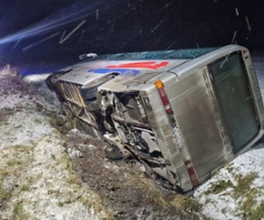 Pomorskie: Autobus z pasażerami wpadł do rowu