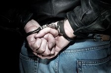 Pomorskie: Dwaj mężczyźni zatrzymani w sprawie wykorzystania seksualnego 14-latki