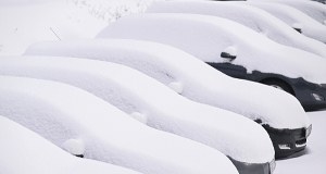 Pomorskie sparaliżowane przez śnieg. Zamknięte szkoły, karetki utknęły w zaspach