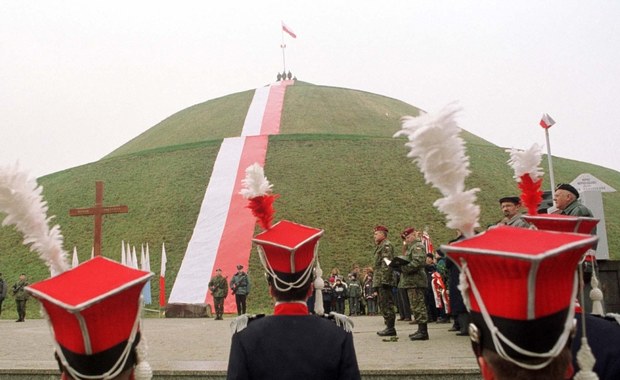 Pomyłka w nowych paszportach. Chodzi o Kopiec Piłsudskiego