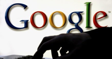 Pomysł budowy cyfrowej biblioteko Google budzi protesty autorów i wydawców /AFP