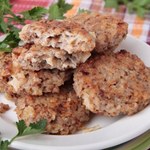 Pomysł na obiad bez mięsa. Aromatyczne kotlety z kaszy gryczanej  