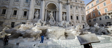 Pomysł władz Rzymu: Nie zatrzymamy się przed fontanną di Trevi