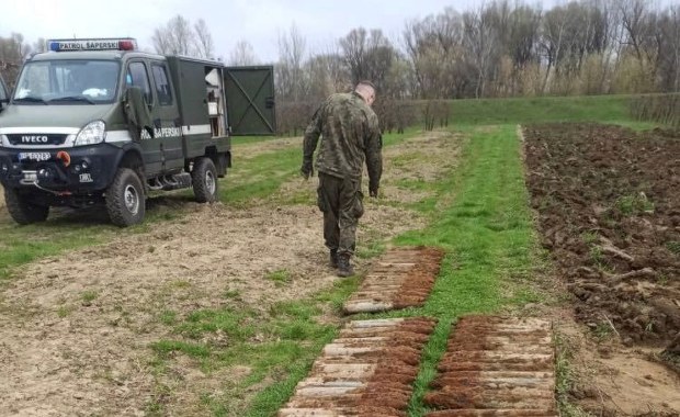 Ponad 100 niewybuchów znalezionych na polu w Mazowieckiem 