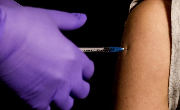 Ponad 11,5 tys. nowych zakażeń koronawirusem, zmarło 121 chorych na Covid-19