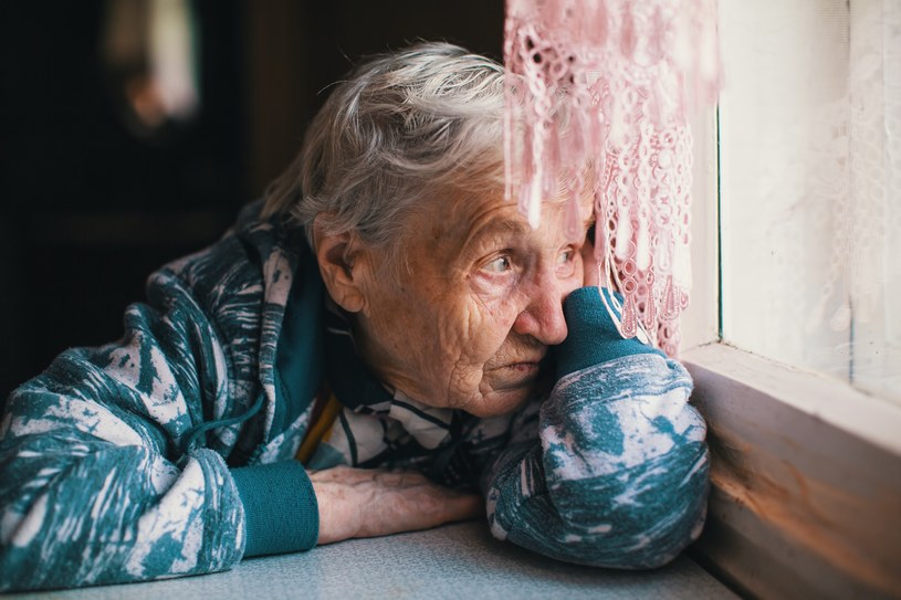 Ponad 12 proc. samotnych seniorów nie wychodzi z domu. Tak wynika z badań Stowarzyszenia mali bracia Ubogich /123RF/PICSEL