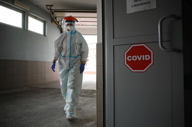 Ponad 19 tys. nowych przypadków koronawirusa. Zmarło 227 osób [NOWE DANE]