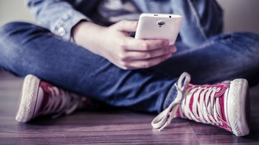 Ponad 20 proc. nastolatków uzależnionych od smartfona