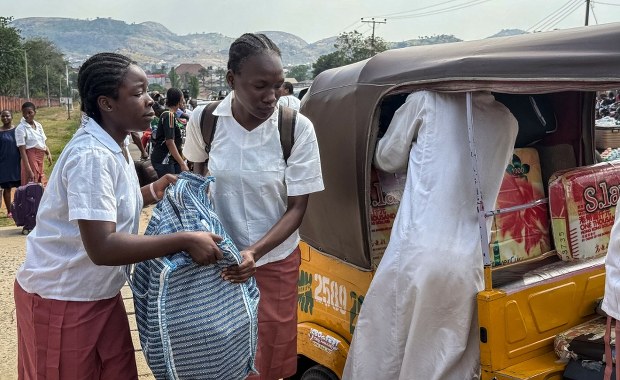 Ponad 20 tysięcy szkół zamkniętych. To efekt porwania 300 dzieci i nauczycieli