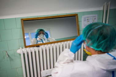 Ponad 28 tysięcy zakażeń koronawirusem w Polsce. Zmarła pielęgniarka zakażona SARS-CoV-2 [RELACJA z 11 czerwca 2020]