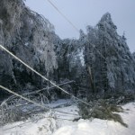 Ponad 30 tys. gospodarstw bez prądu po marznących opadach