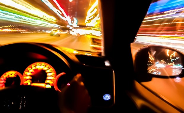 Ponad 300 km/h przez Warszawę. Zaskakująca decyzja ws. kierowcy